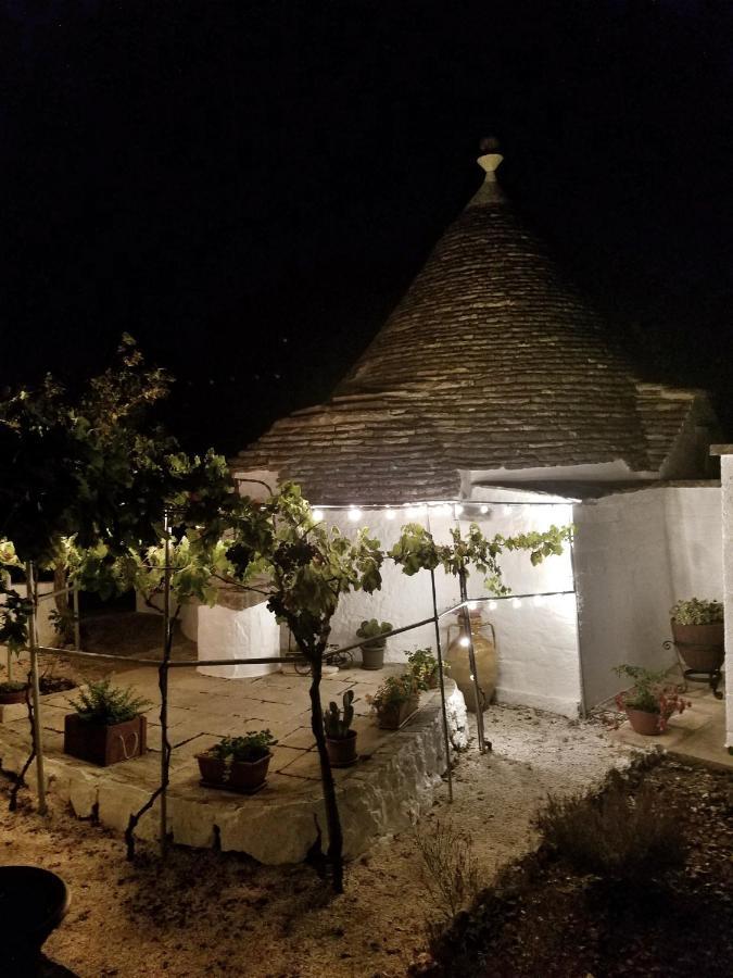 Antico Trullo Immerso Nella Campagna Alberobello Dış mekan fotoğraf